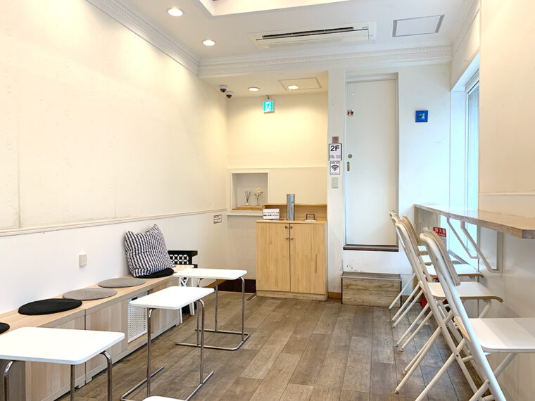 青春ホットドッグ新宿店のイートインが快適 メニューや他店舗も紹介 東京カフェblog
