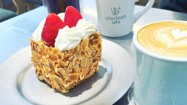 ビーンズ コーヒー ロハス 【表参道カフェ】lohasbeanscoffee ロハスビーンズコーヒーは骨董通りに面したカフェ