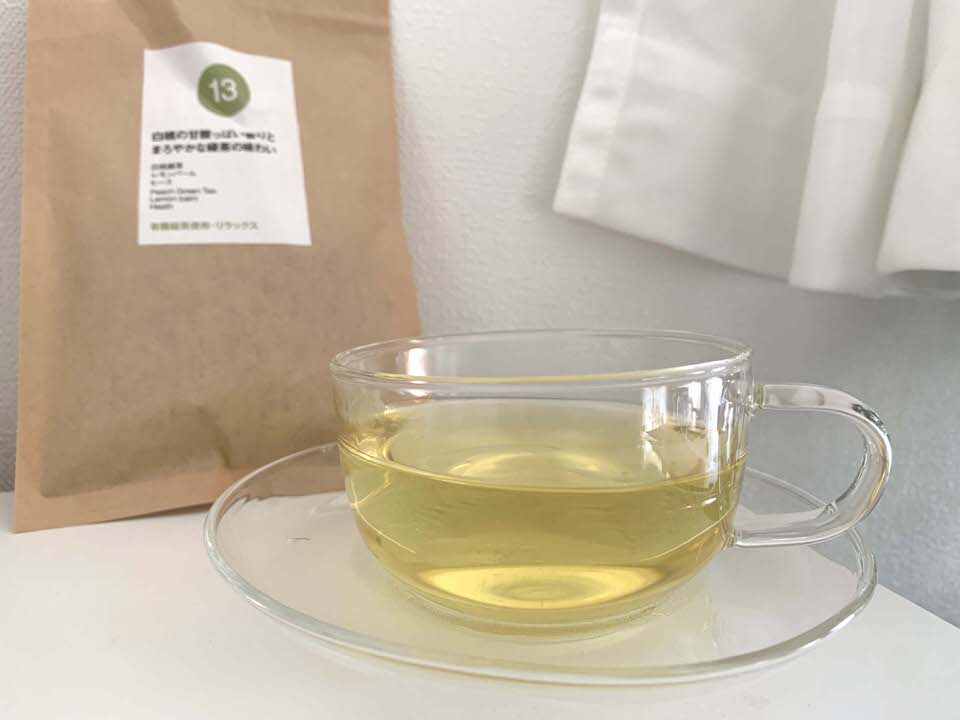 白桃の甘酸っぱい香りとまろやかな緑茶の味わい